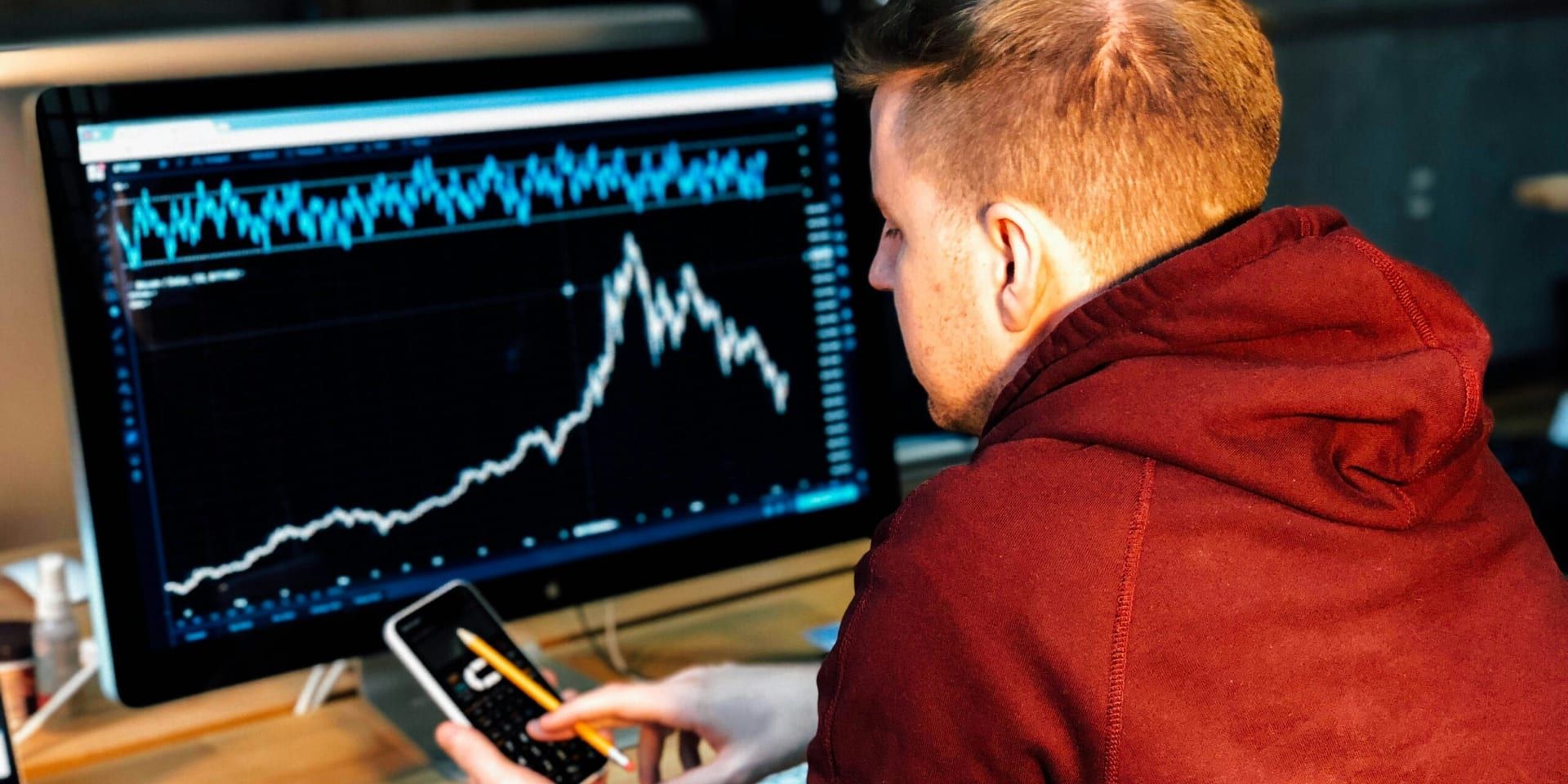 Senate Advances Far‑Reaching Cryptocurrency Market‑Structure Bill Amid Circle Stock Slide