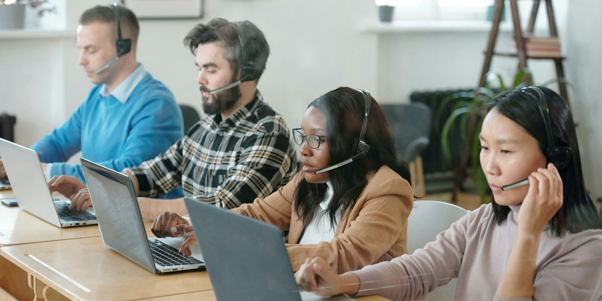 Amazon Launches AI-Powered Customer Service to Slash Call Wait Times