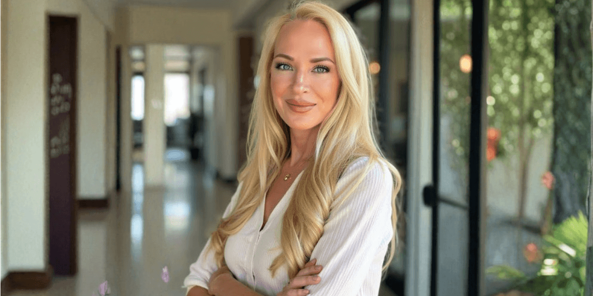 Donnalynn Patakos, Founder of Portray Art Advisory, representing her expertise in art investment and collection management for high-net-worth individuals.