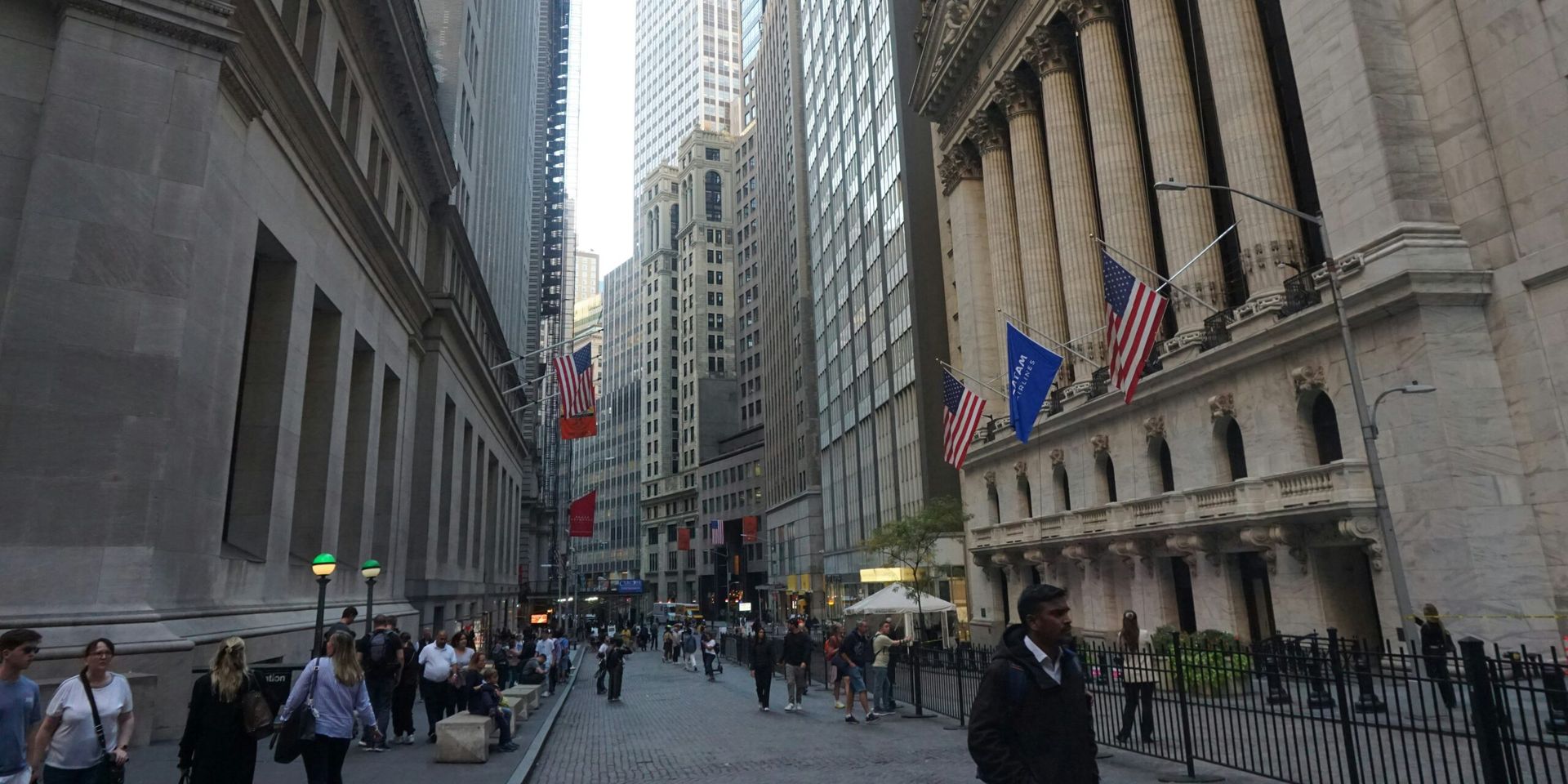 U.S. Stock Markets Experience Volatility Amid Regional Bank Concerns