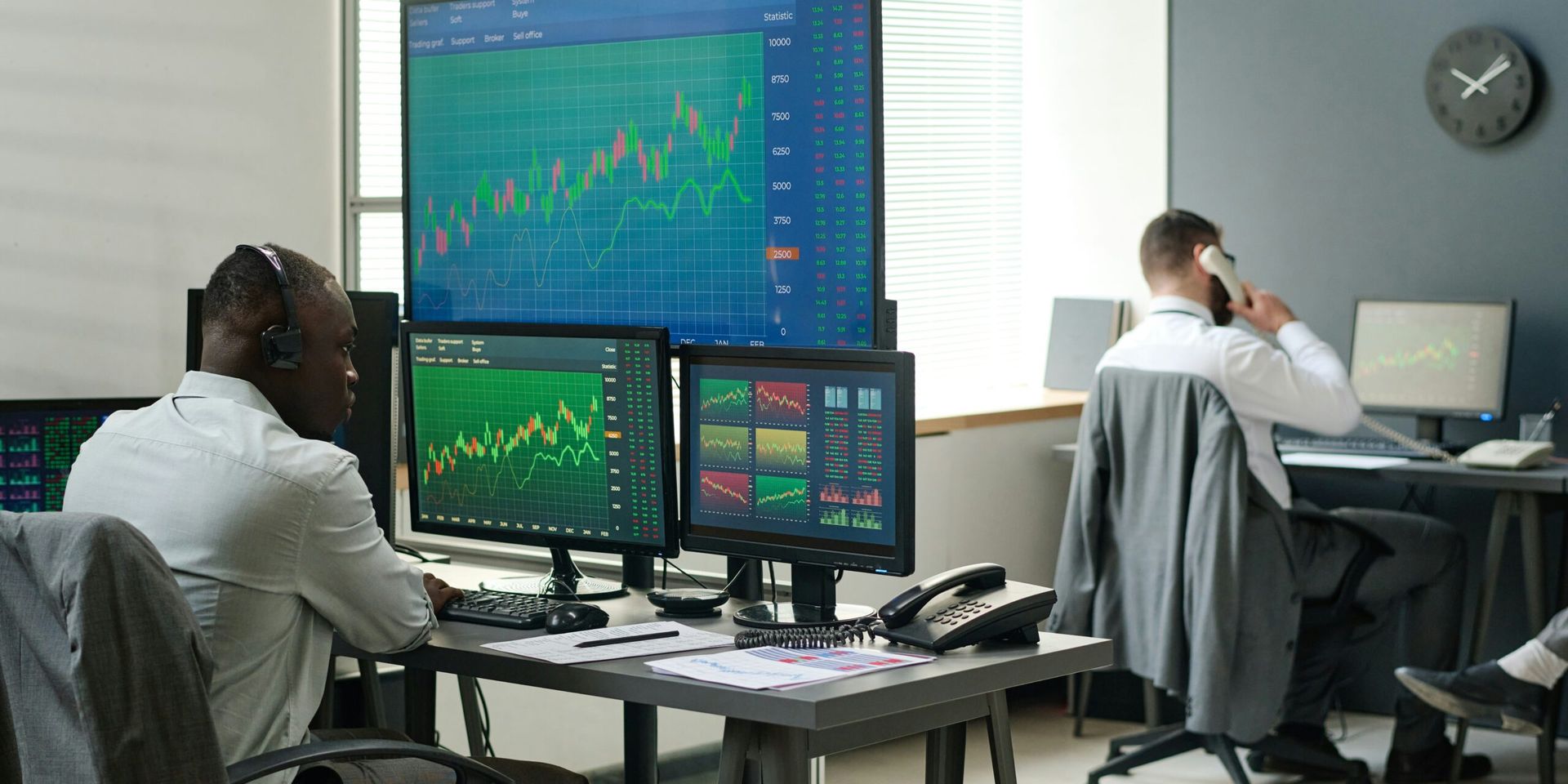 U.S. Stock Market Shows Mixed Performance Amid Economic Uncertainty