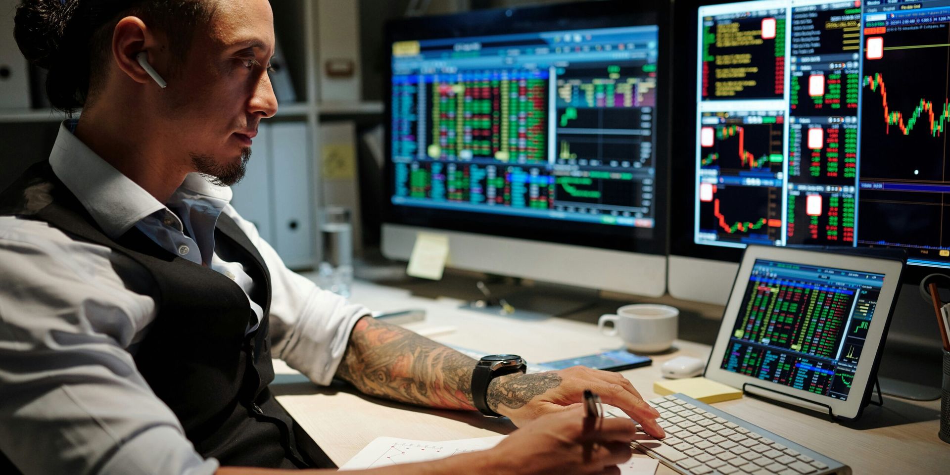 U.S. Markets React to Mixed Corporate Earnings and Sector Rotation