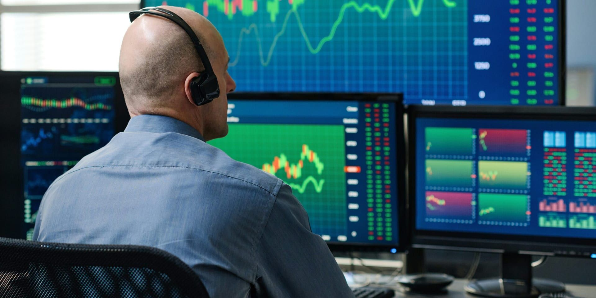 Energy and Aerospace Stocks Lead Sector Gains in Early 2026 Trading The…