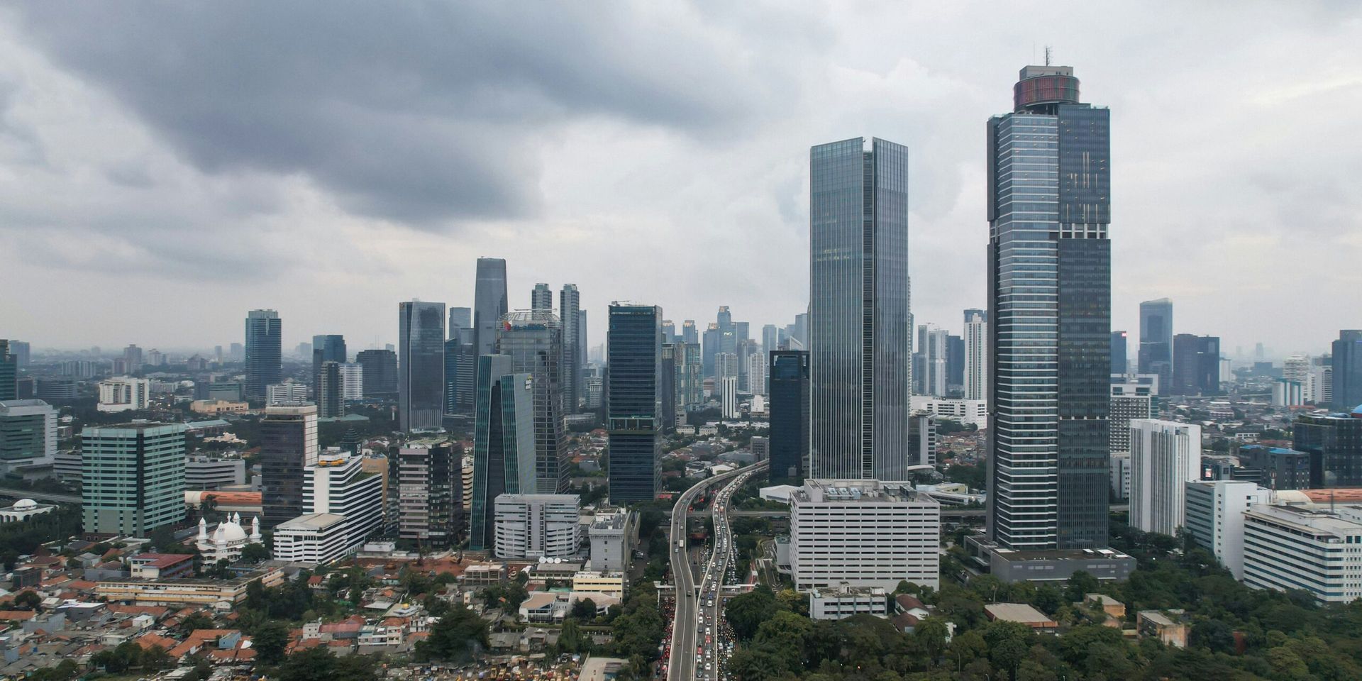 Global Financial Stability Report Highlights Elevated Risks Amid Economic Uncertainty