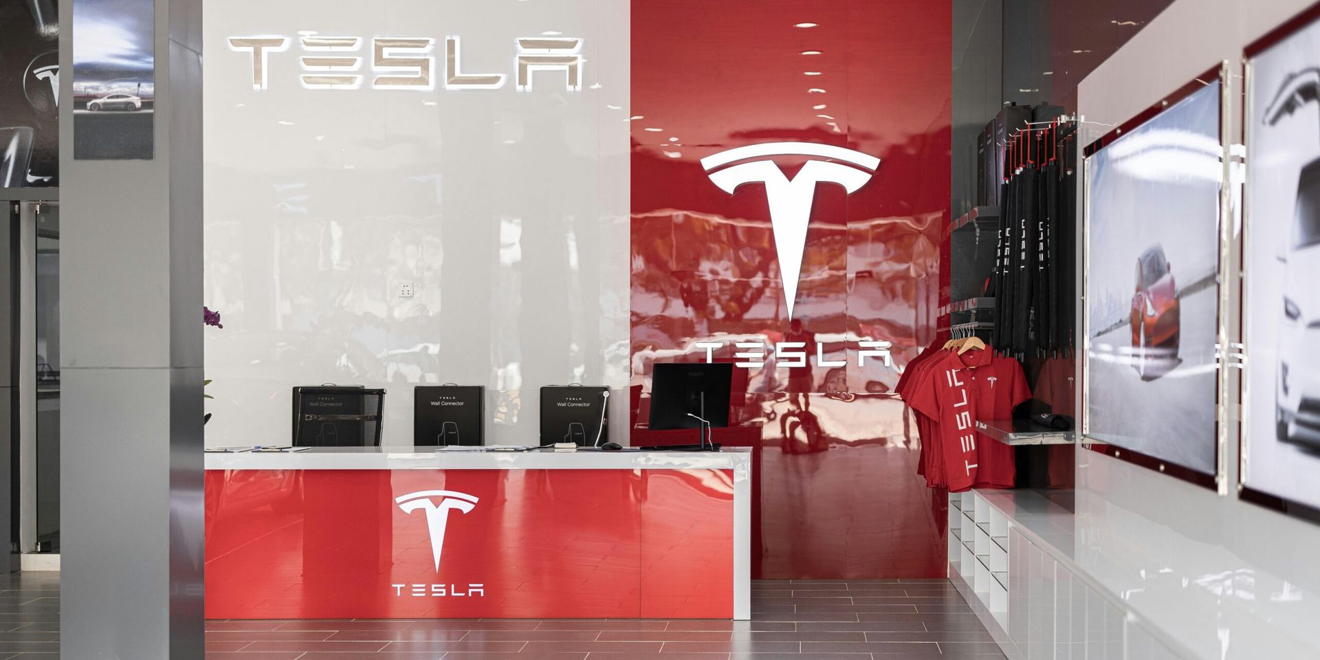 Tesla Phases Out One-Time FSD Purchases in Favor of Subscription-Only Model