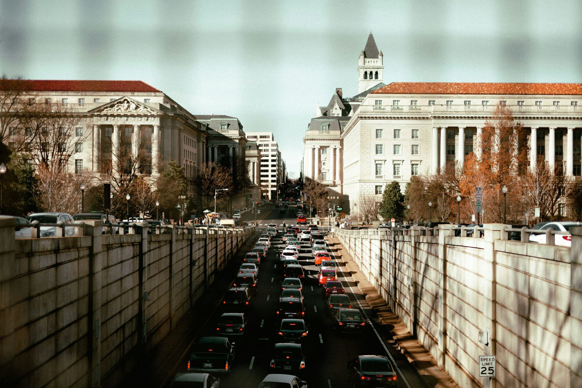 Fed Holds Rates Steady, Signals No Immediate Cuts in First 2025 Meeting