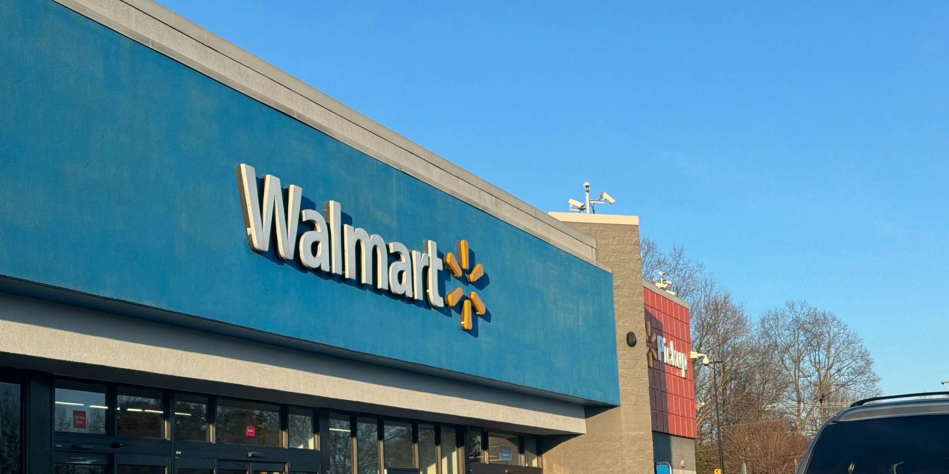 Retail Giants Usher in New Era with CEO Transitions Ahead of 2026