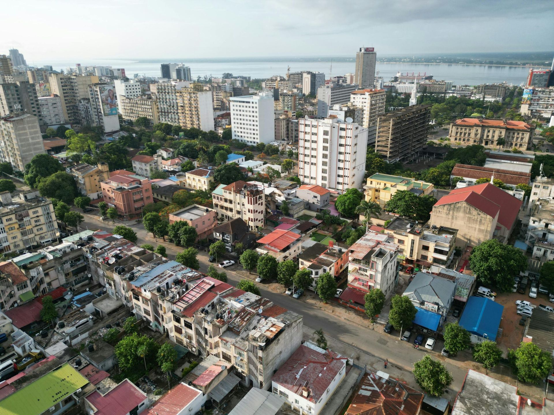 U.S. Economic Resilience: Thriving Growth in a Complex Global Landscape