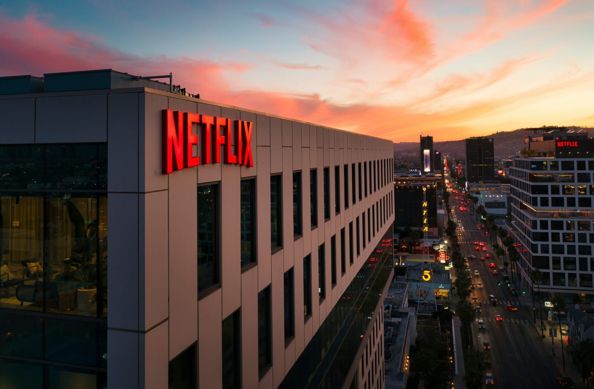 Netflix Fuels Tech Surge as S&P 500 and Nasdaq Reach New Highs