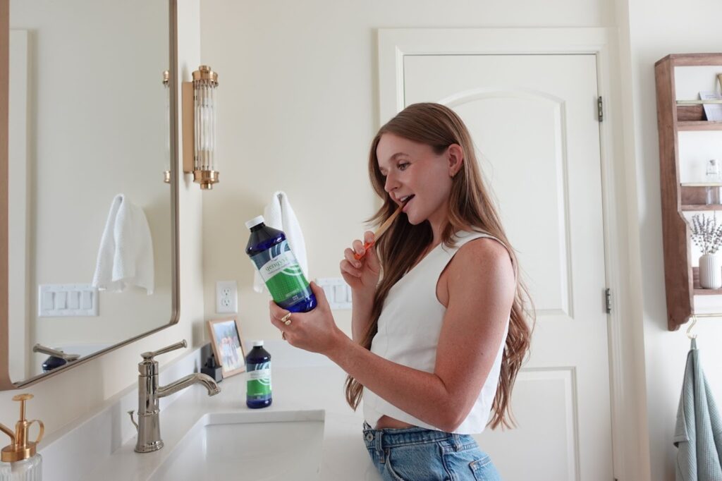 Gengyve is not just another mouthwash; it’s the breakthrough oral care product designed to heal gums and restore comfort.